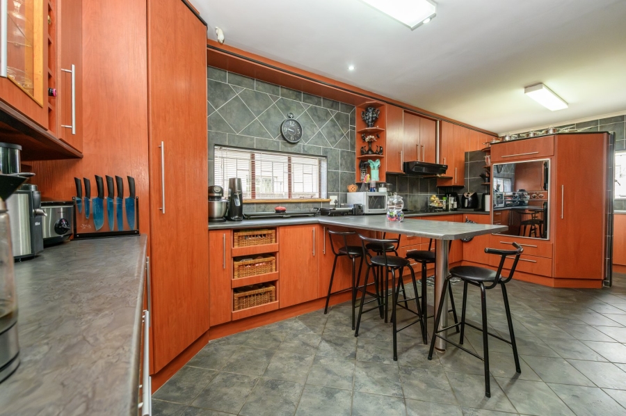 3 Bedroom Property for Sale in Kabega Park Eastern Cape